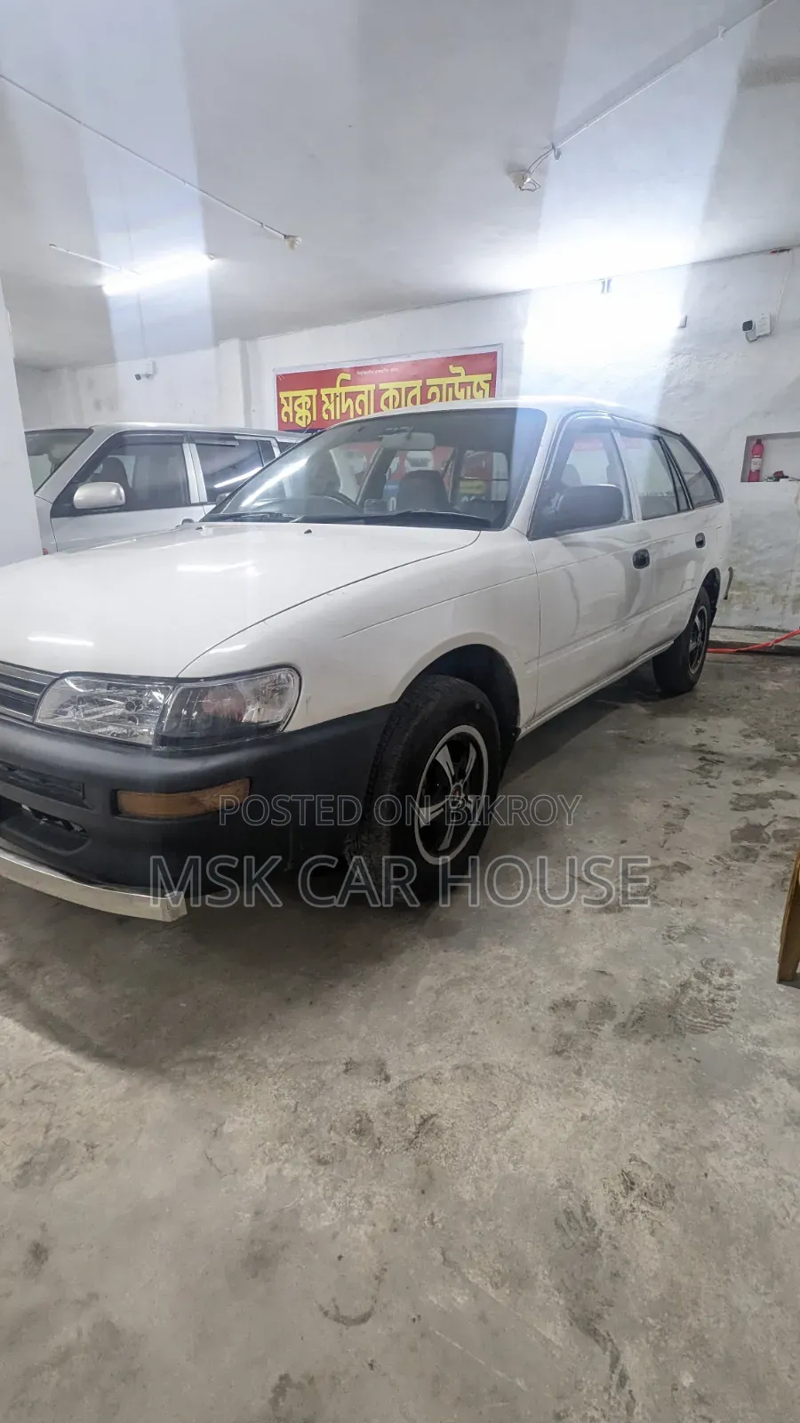 Toyota Corolla 2000 White