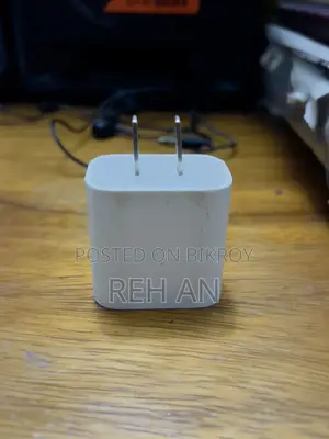 অ্যাপল ২০ ওয়াট চার্জার