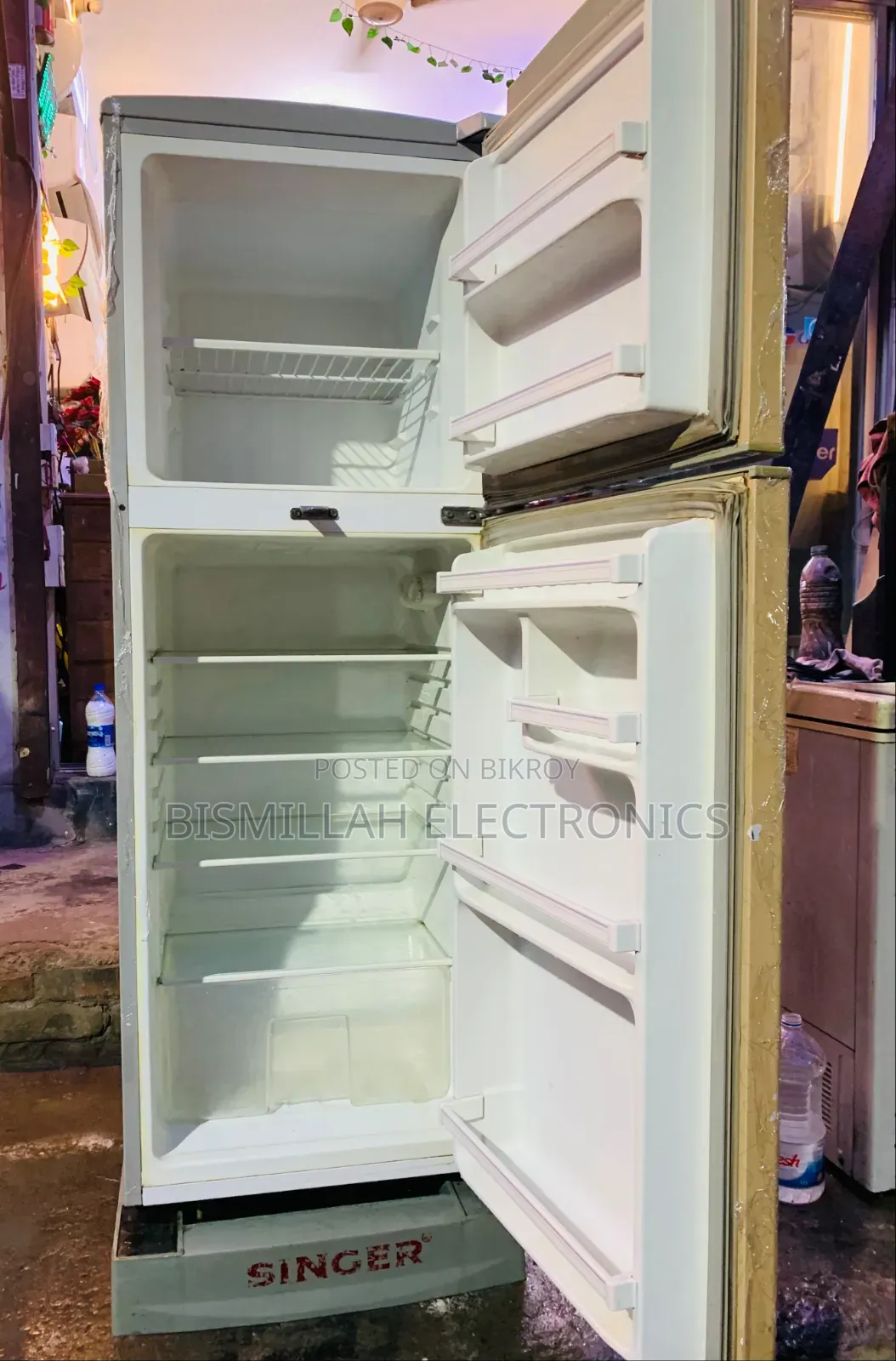 Singer 12 CFT Refrigerator