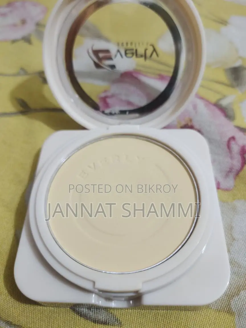 Everly Beauties Compact Powder, Shade - Banana