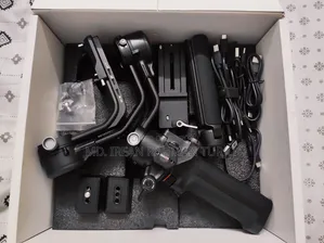 Dji RSC 2 ৩-অক্ষ বিশিষ্ট জিম্বাল স্ট্যাবিলাইজার — ফুল বক্স, চমৎকার কন্ডিশন