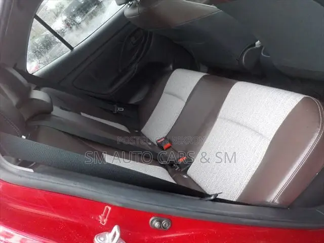 টয়োটা ইয়ারিস ক্রস ২০২১ লাল
