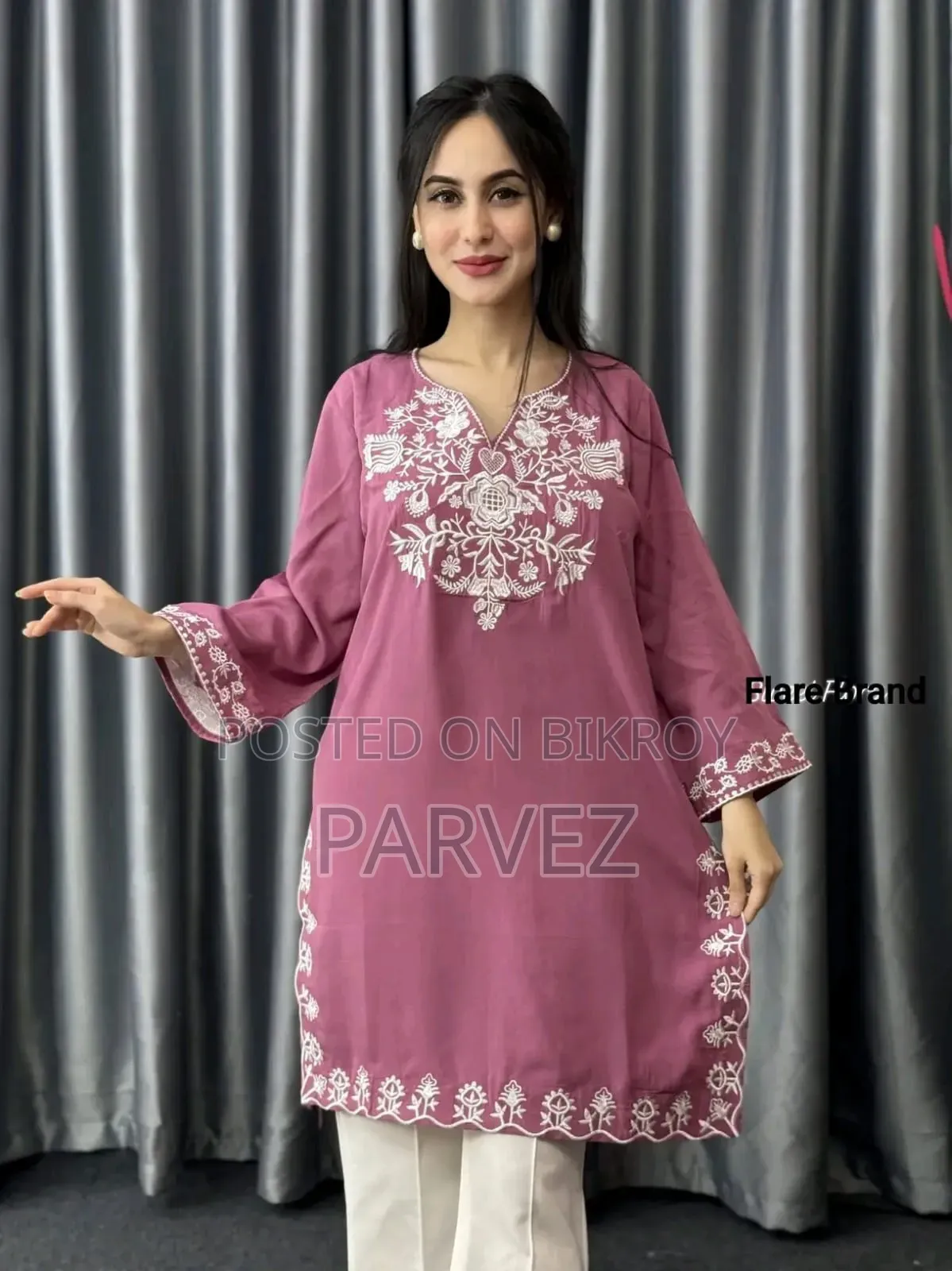 Stylish Look: Deep Green Embroidery