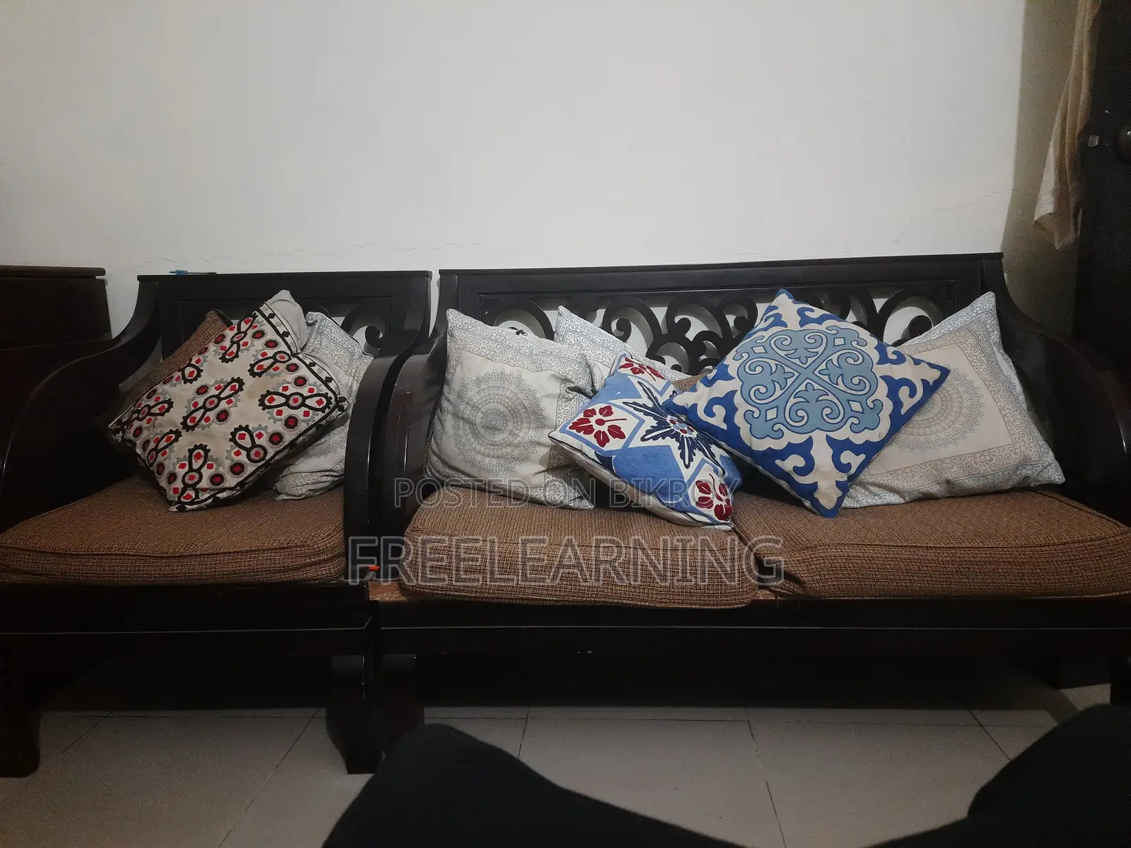 সোফা সেট বিক্রির জন্য (৩ পিস)