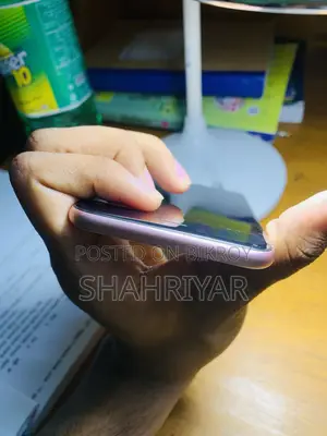 Apple iPhone 6s 64 GB Rose Gold