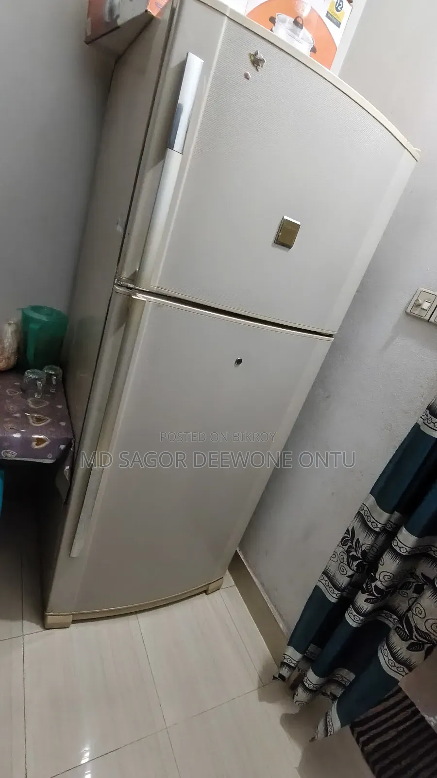 একটি সার্প ফ্রীজ বিক্রি হবে ৬০৬ লিটার