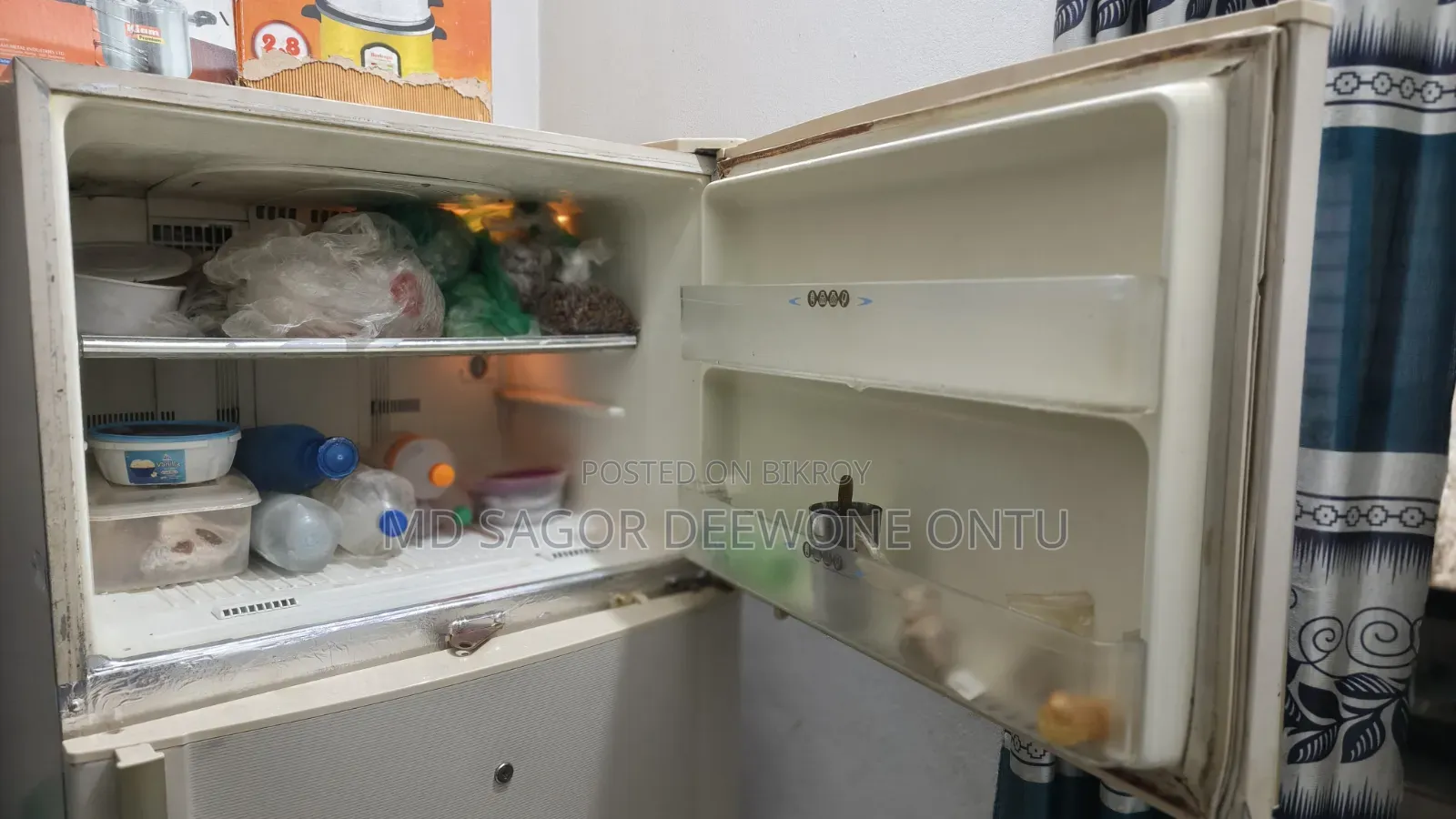একটি সার্প ফ্রীজ বিক্রি হবে ৬০৬ লিটার