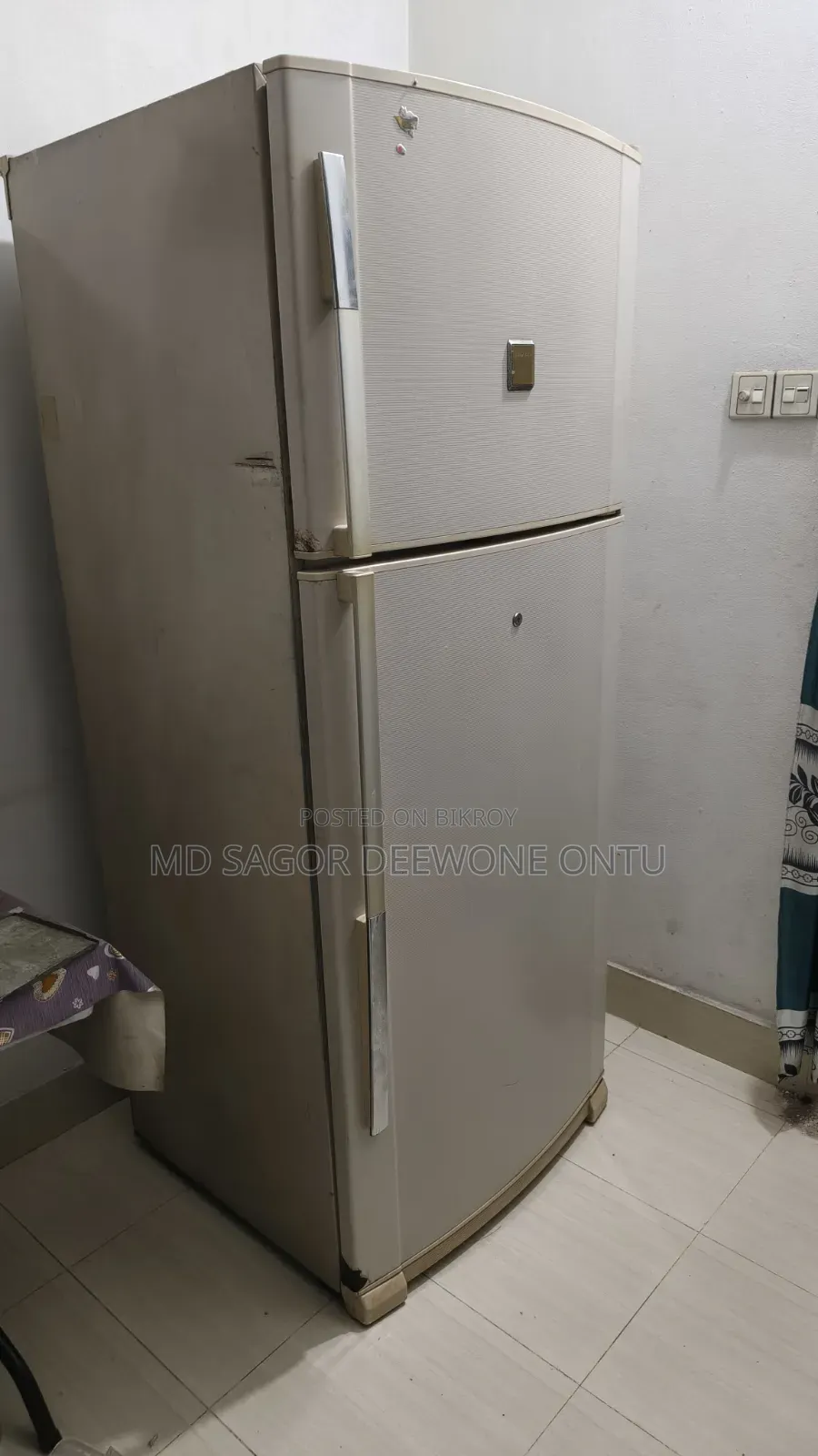 একটি সার্প ফ্রীজ বিক্রি হবে ৬০৬ লিটার