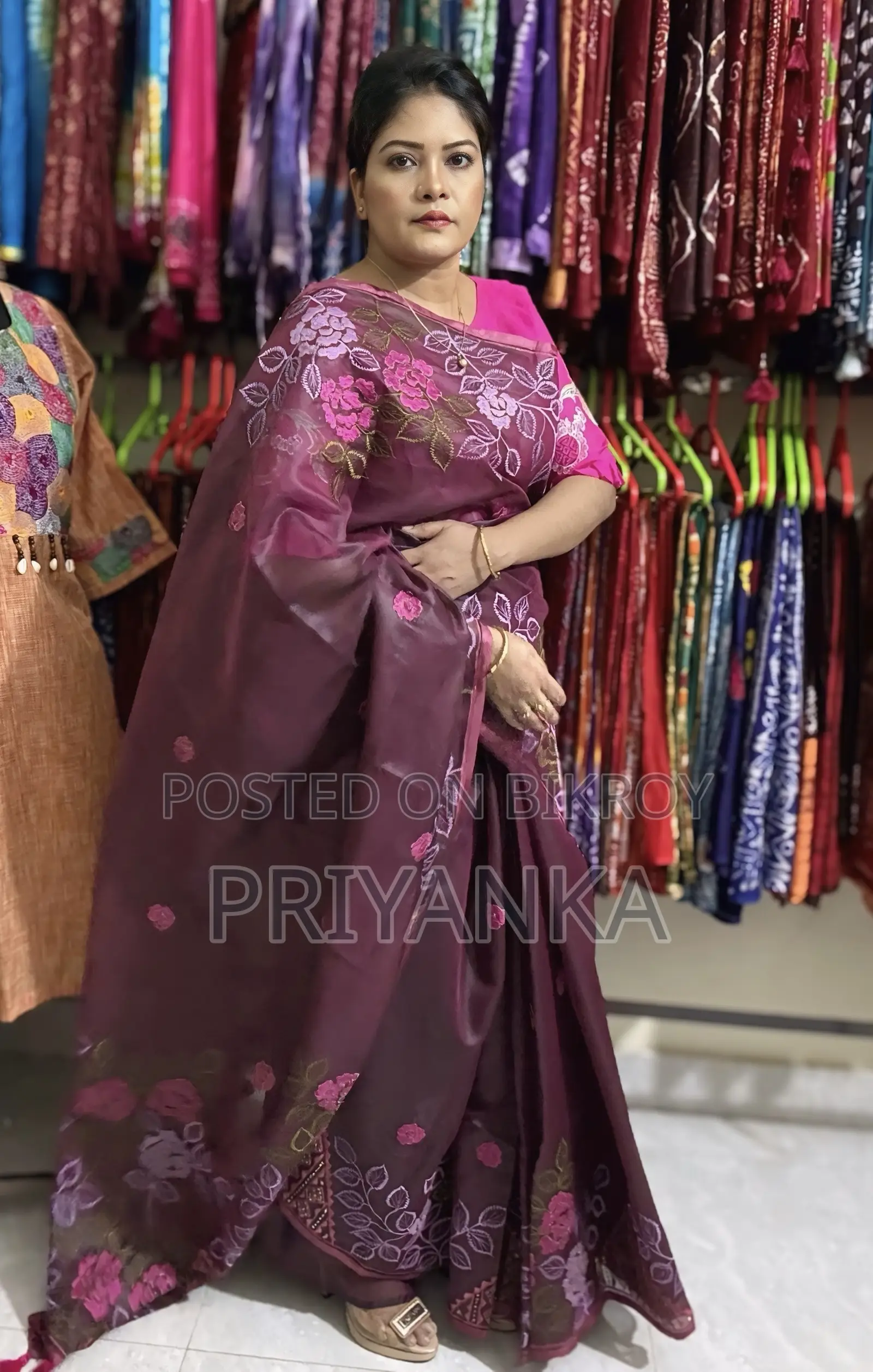 হ‍্যান্ডস্টিচ করা শাড়ি