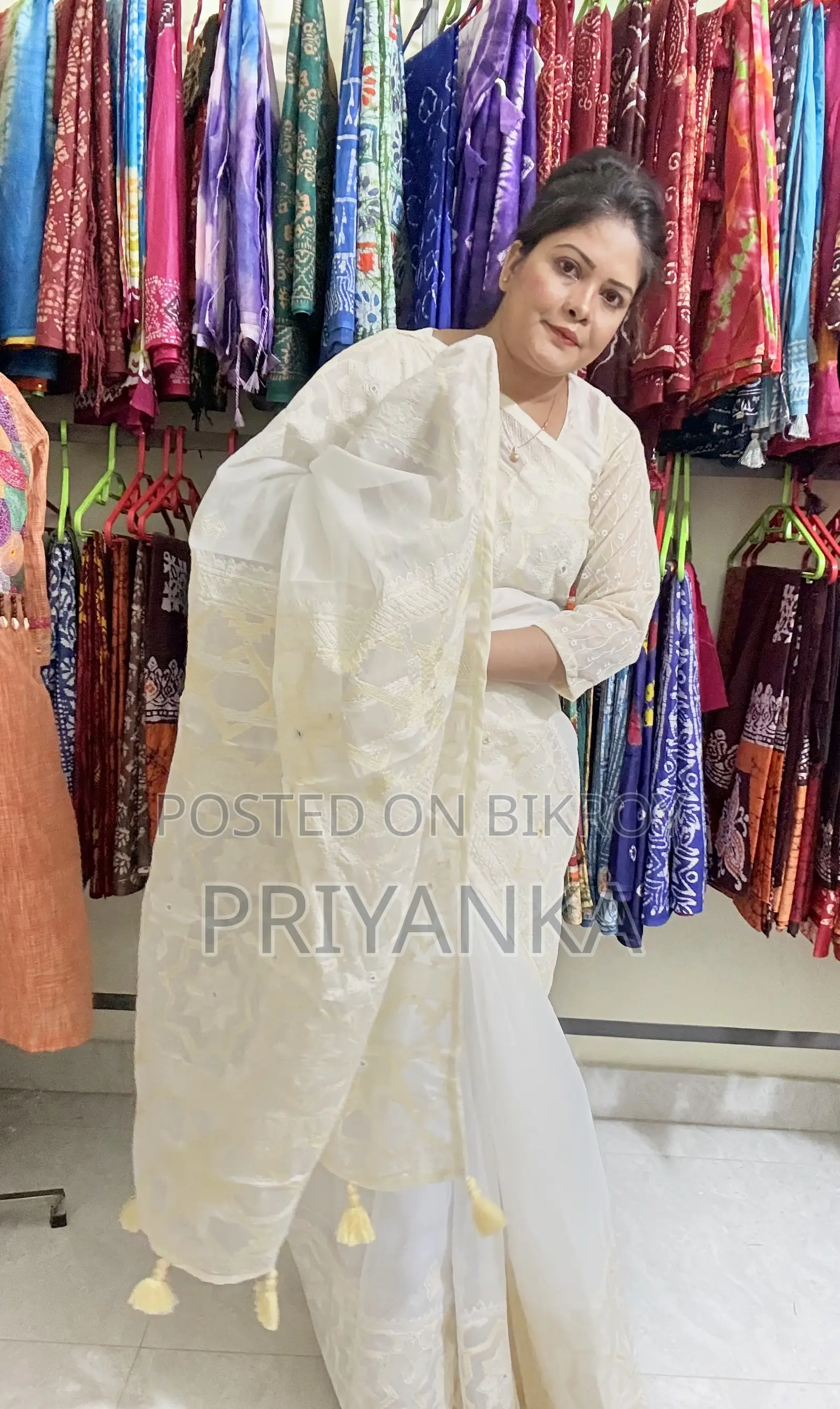 হ‍্যান্ডস্টিচ করা শাড়ি