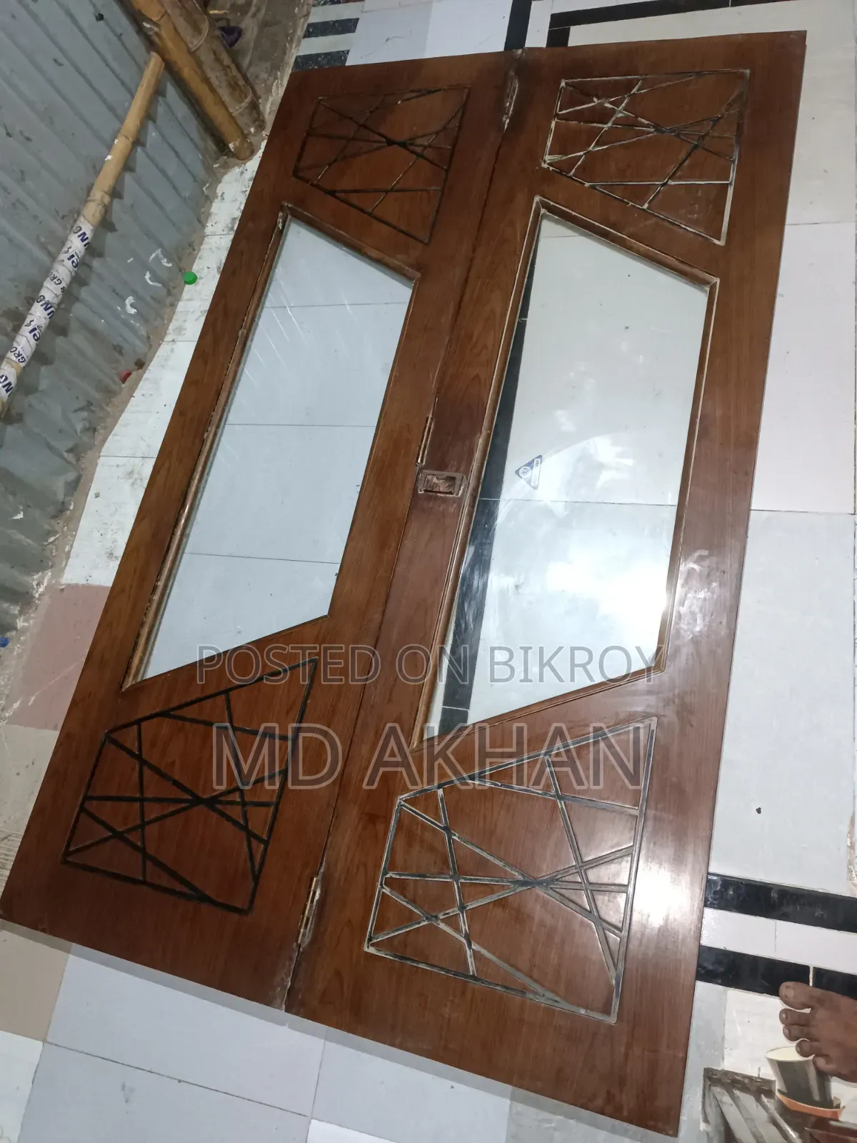 Double door lacquer polished