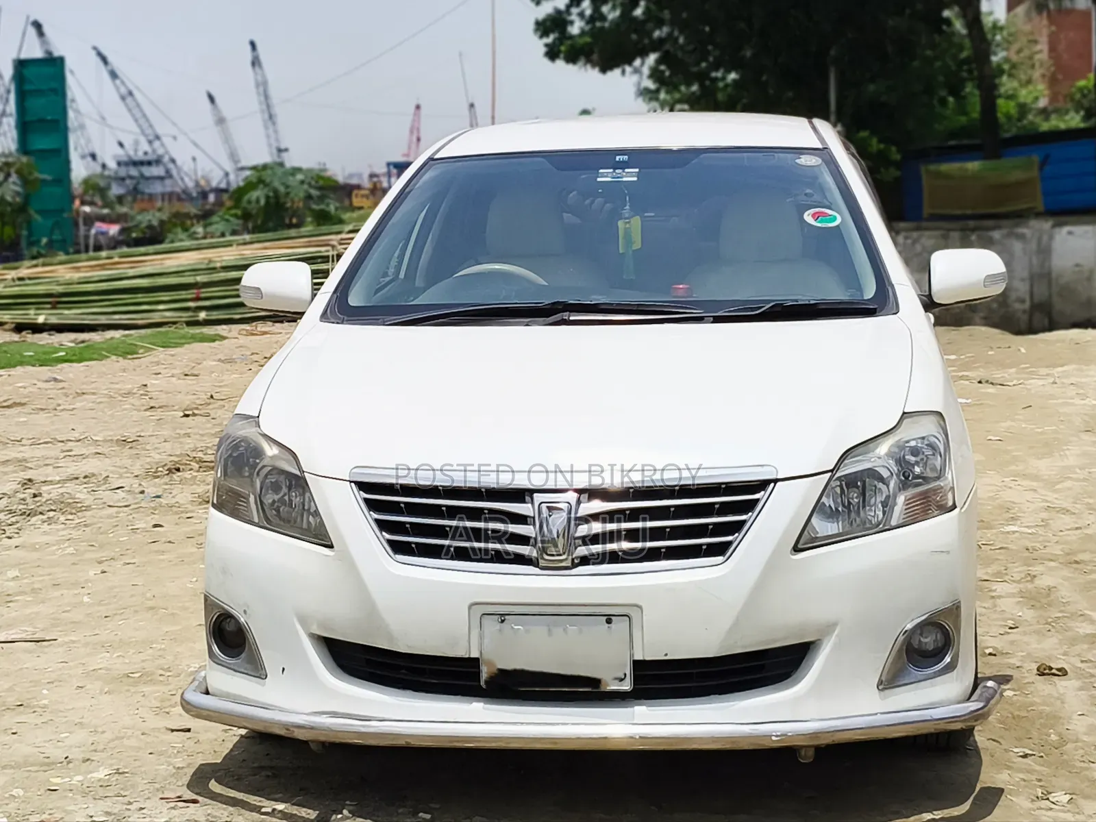 Toyota Premio ২০১২ হোয়াইট