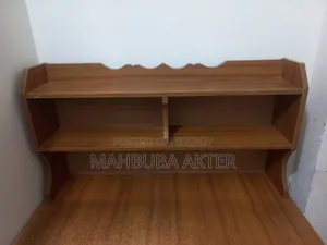 একটি পড়ার টেবিল বিক্রি করতে চাই