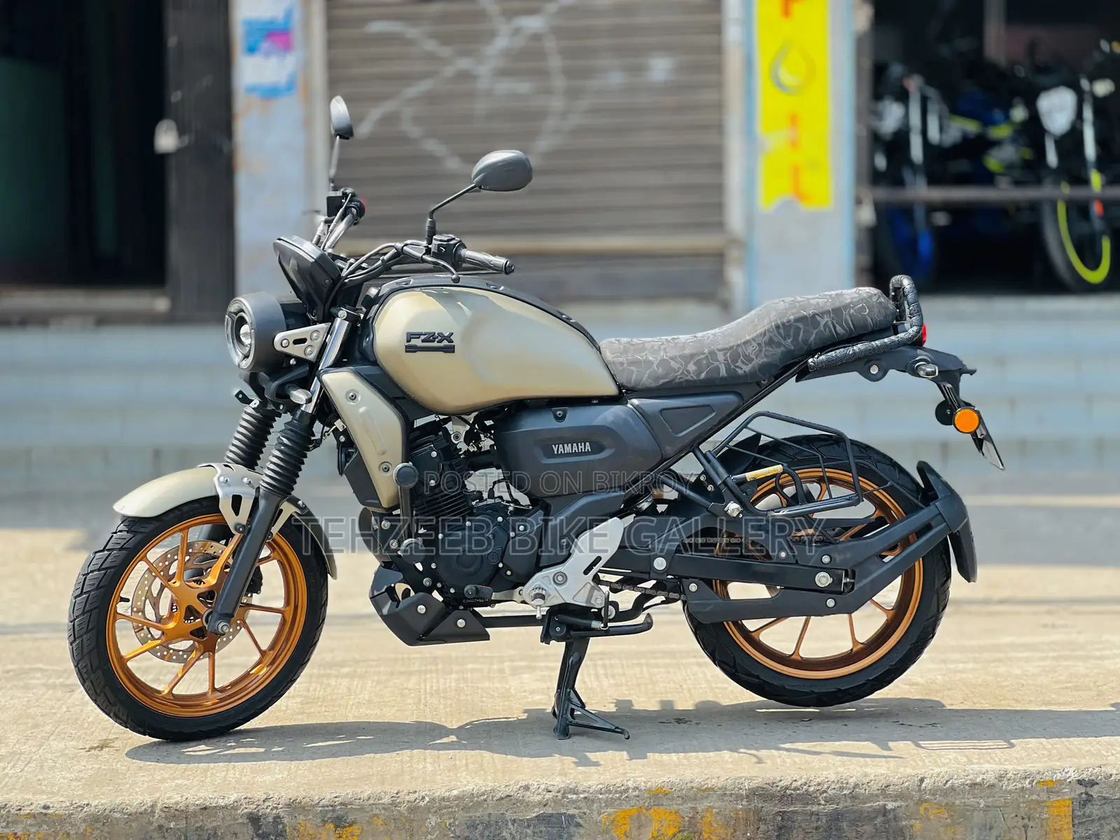 Yamaha FZ 2025 Gold