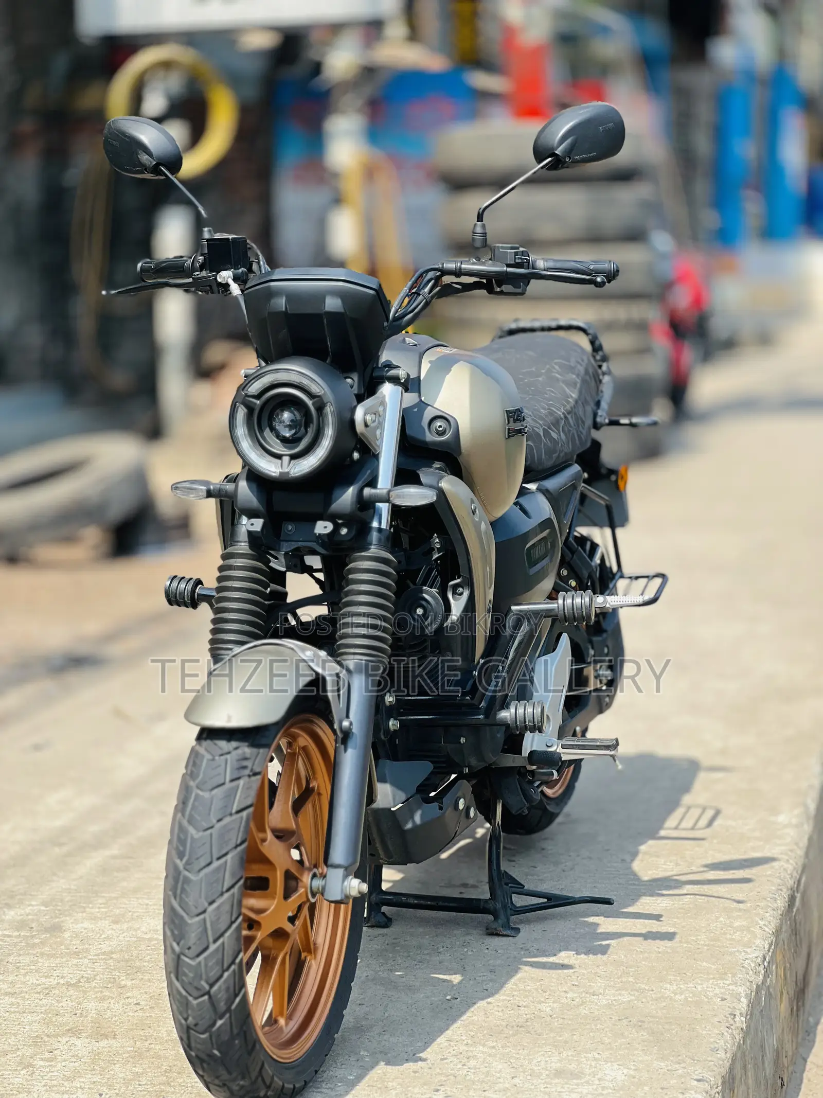 Yamaha FZ 2025 Gold