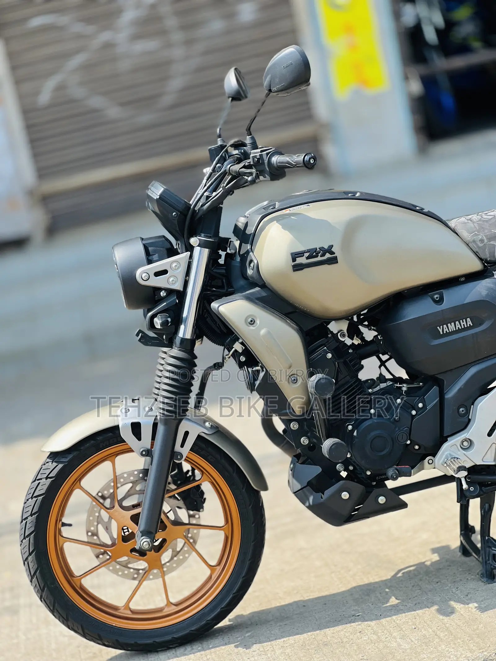 Yamaha FZ 2025 Gold