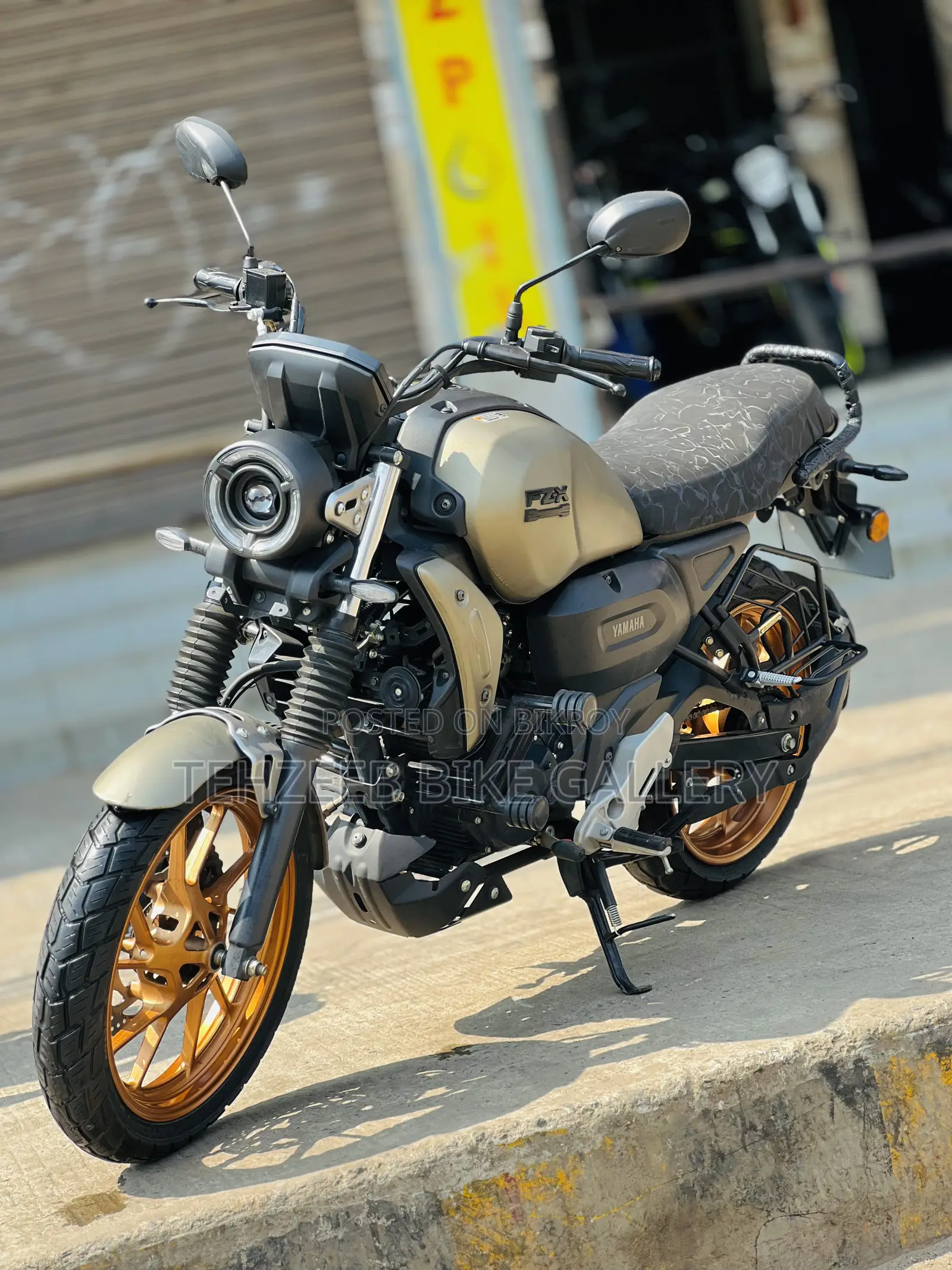 Yamaha FZ 2025 Gold