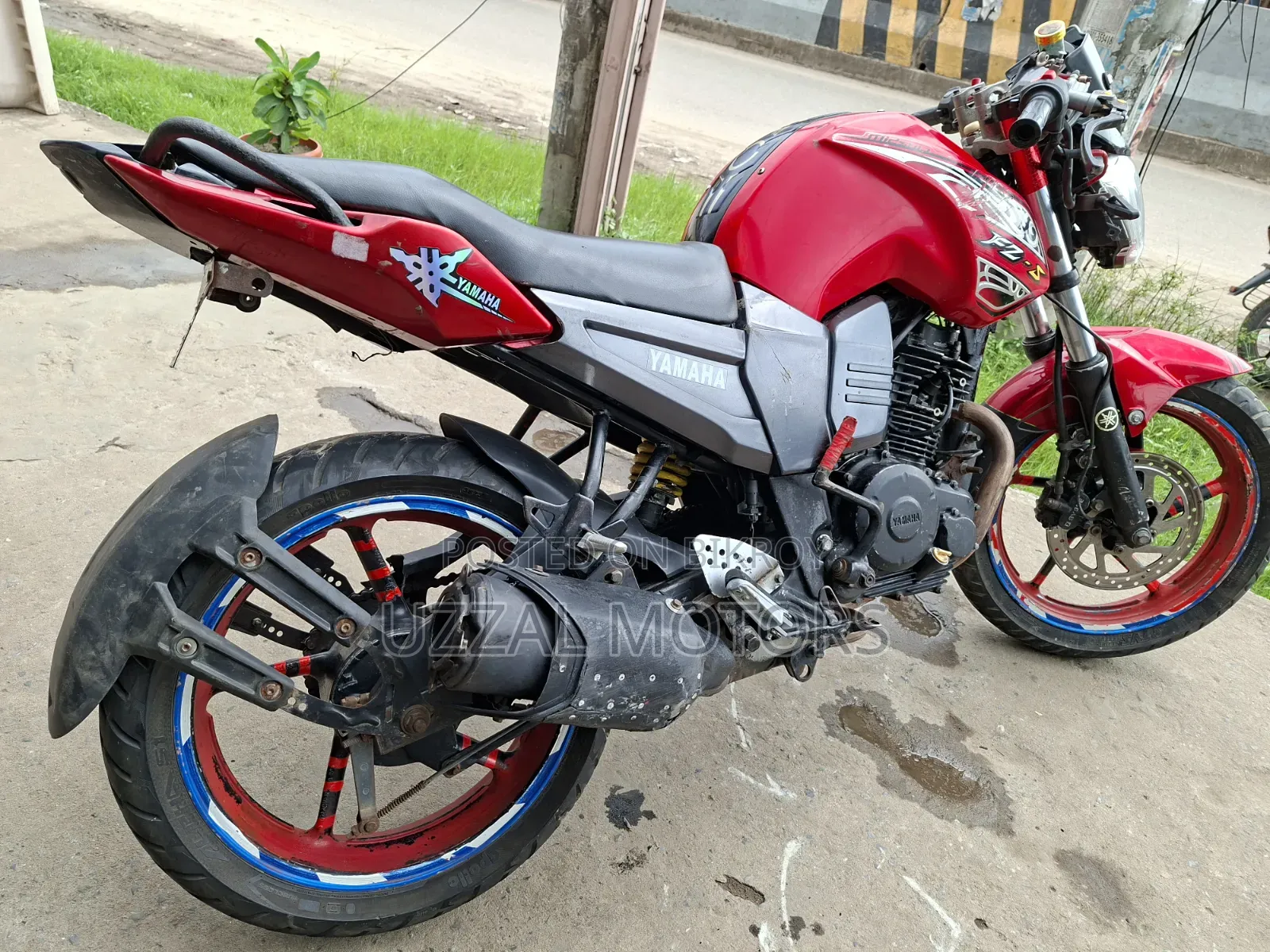 Yamaha FZ 2011 Red