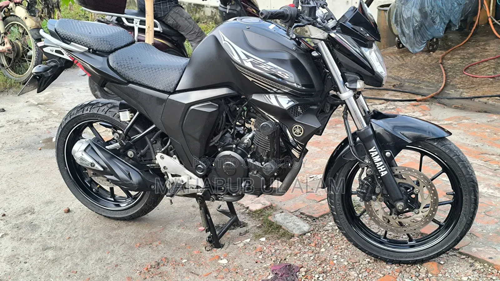 Yamaha FZ6 2025 Black