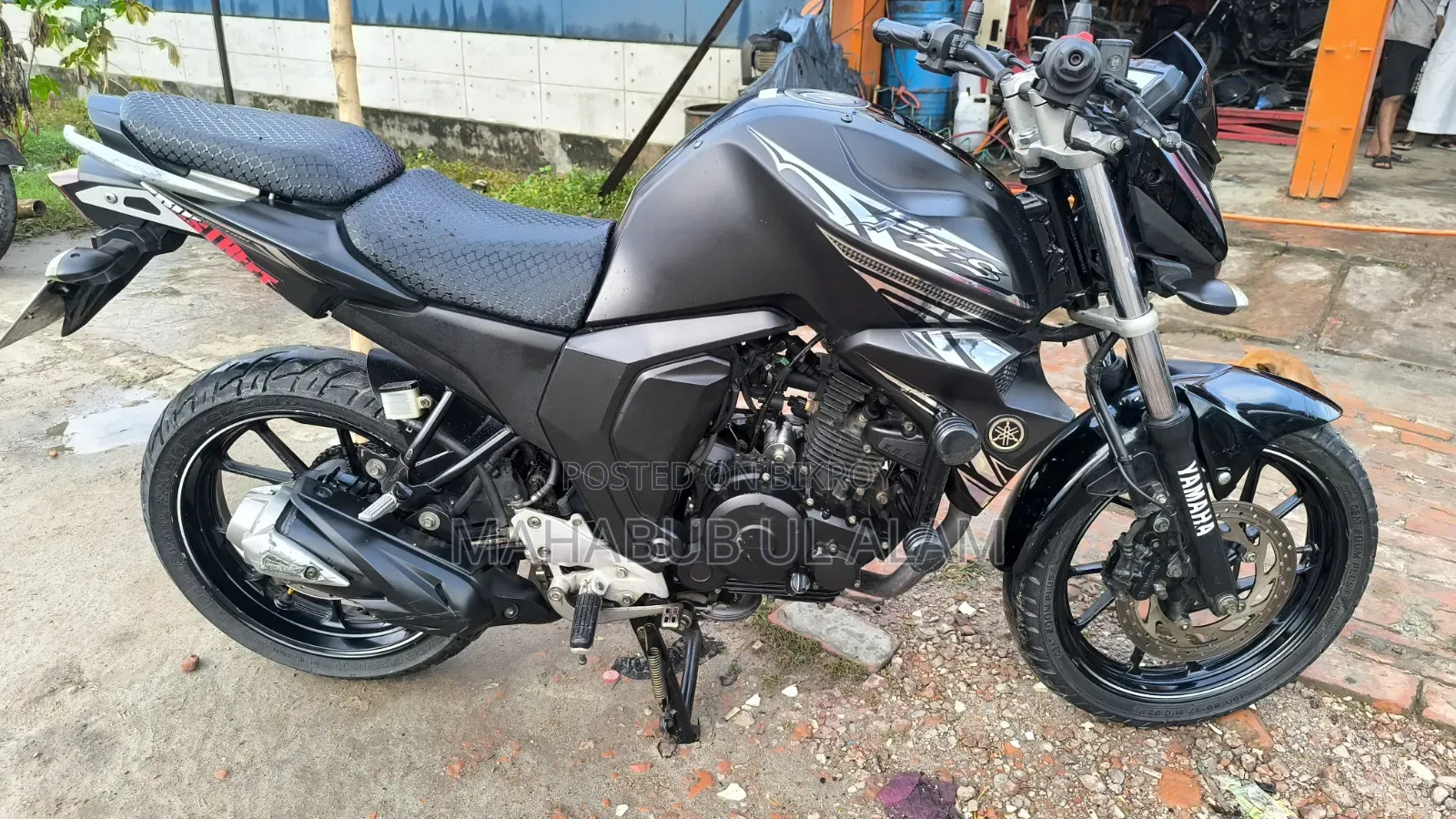 Yamaha FZ6 2025 Black