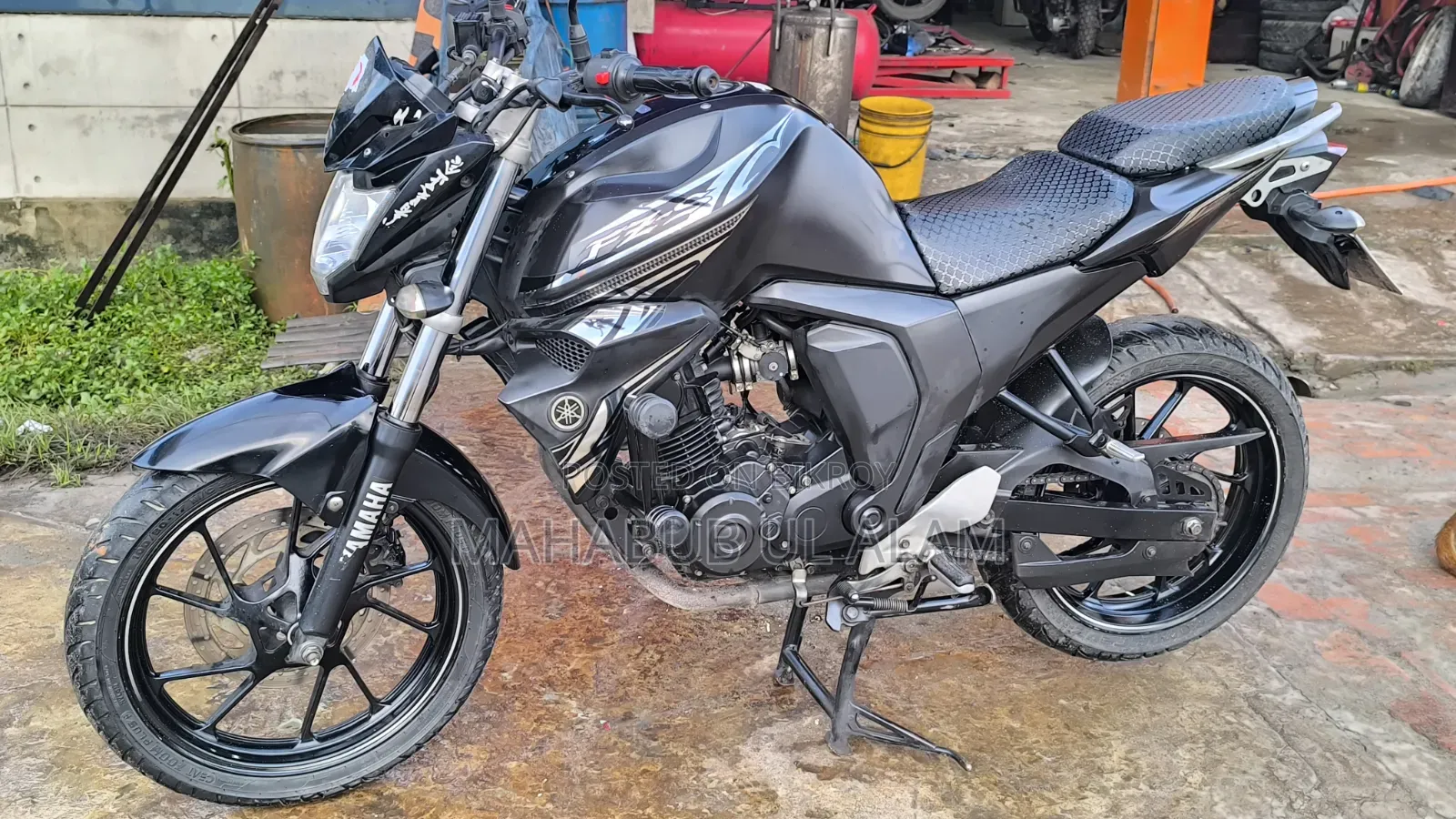 Yamaha FZ6 2025 Black