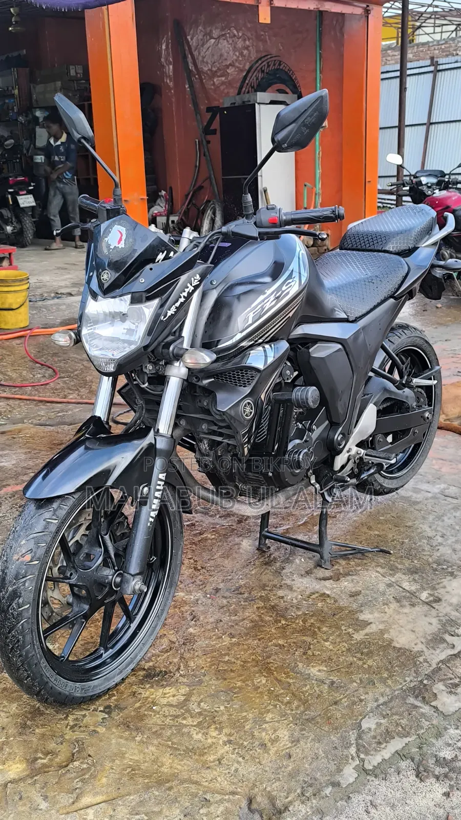 Yamaha FZ6 2025 Black