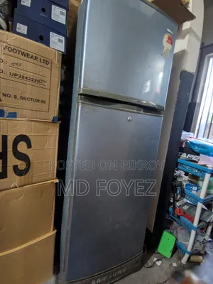 Running Samsung Fridge at Alubdi, Mirpur 12