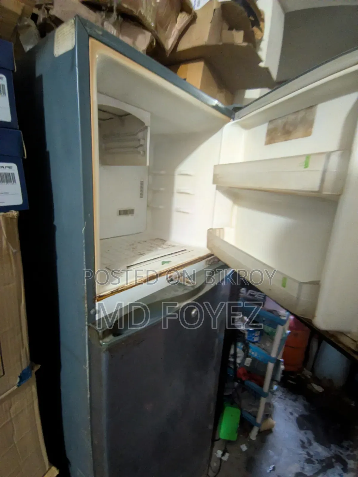 Running Samsung Fridge at Alubdi, Mirpur 12