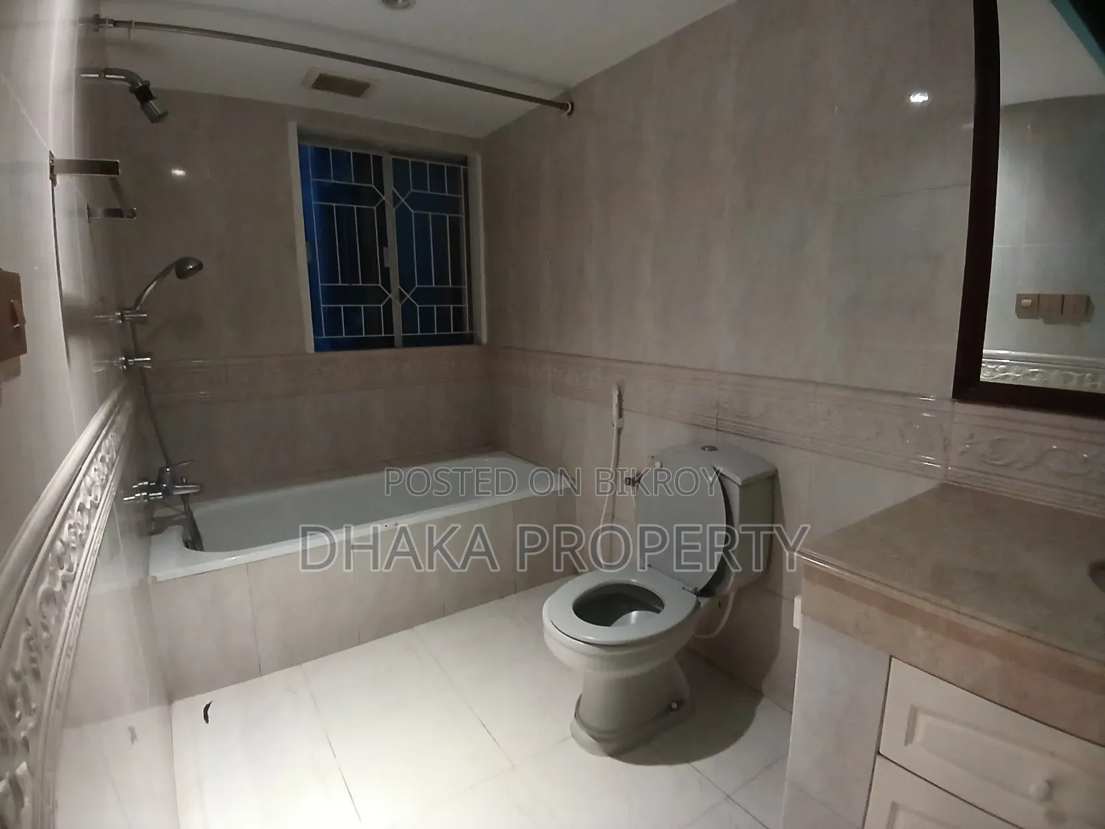 গুলশানে ভাড়ার জন্য ৪ বেডরুমের অ্যাপার্টমেন্ট