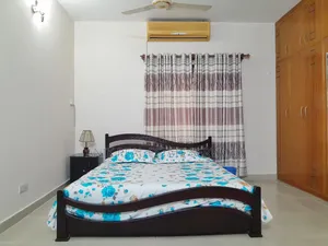 গুলশানের অনিক রিয়েল এস্টেটে ৩ বেডরুমের ফার্নিশড অ্যাপার্টমেন্ট ভাড়ার জন্য