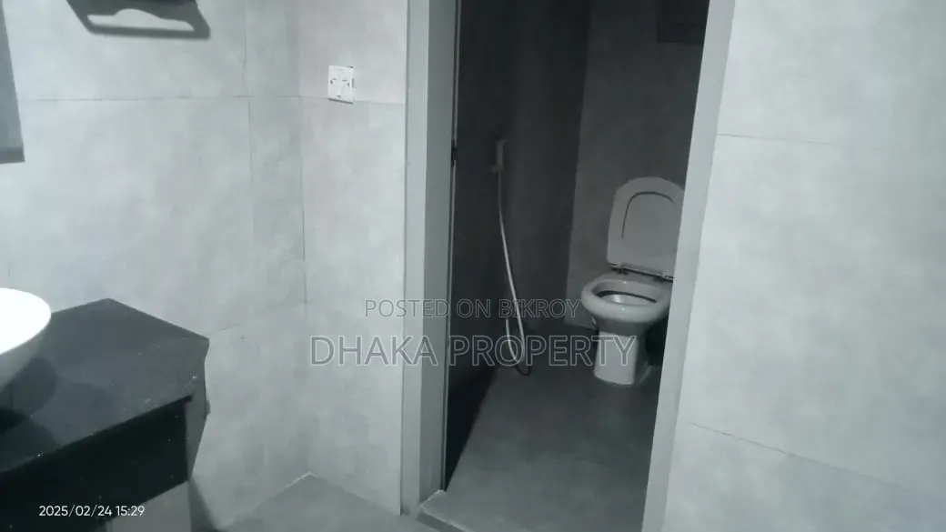 গুলশান ২-এ ১৩০০০ বর্গফুটের ফার্নিশড কর্পোরেট অফিস ভাড়ার জন্য