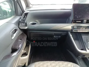 Toyota Noah 2022 Pearl