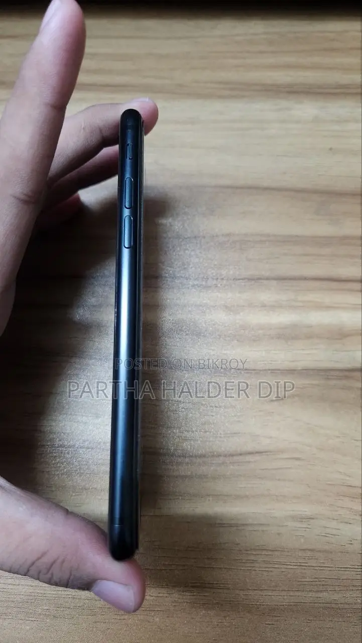 অ্যাপল আইফোন এসই (২০২২) ৬৪ জিবি ব্ল্যাক