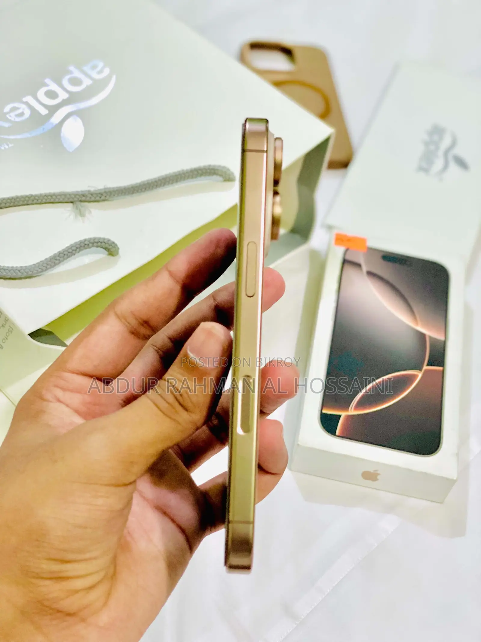 অ্যাপল আইফোন ১৬ প্রো ২৫৬ জিবি গোল্ড