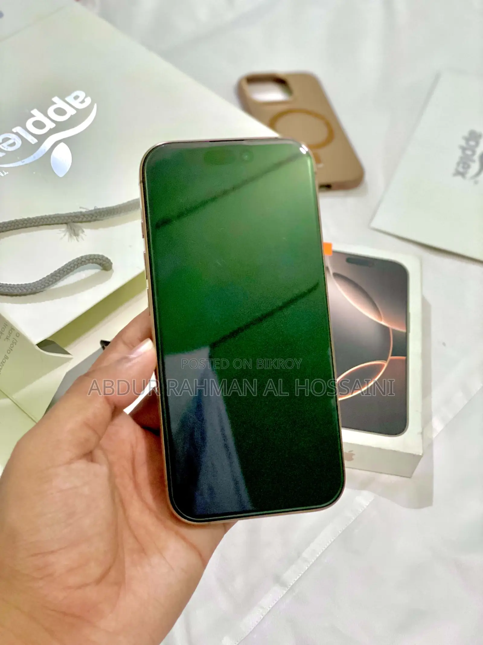 অ্যাপল আইফোন ১৬ প্রো ২৫৬ জিবি গোল্ড