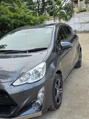 Toyota Aqua 2015 Gray