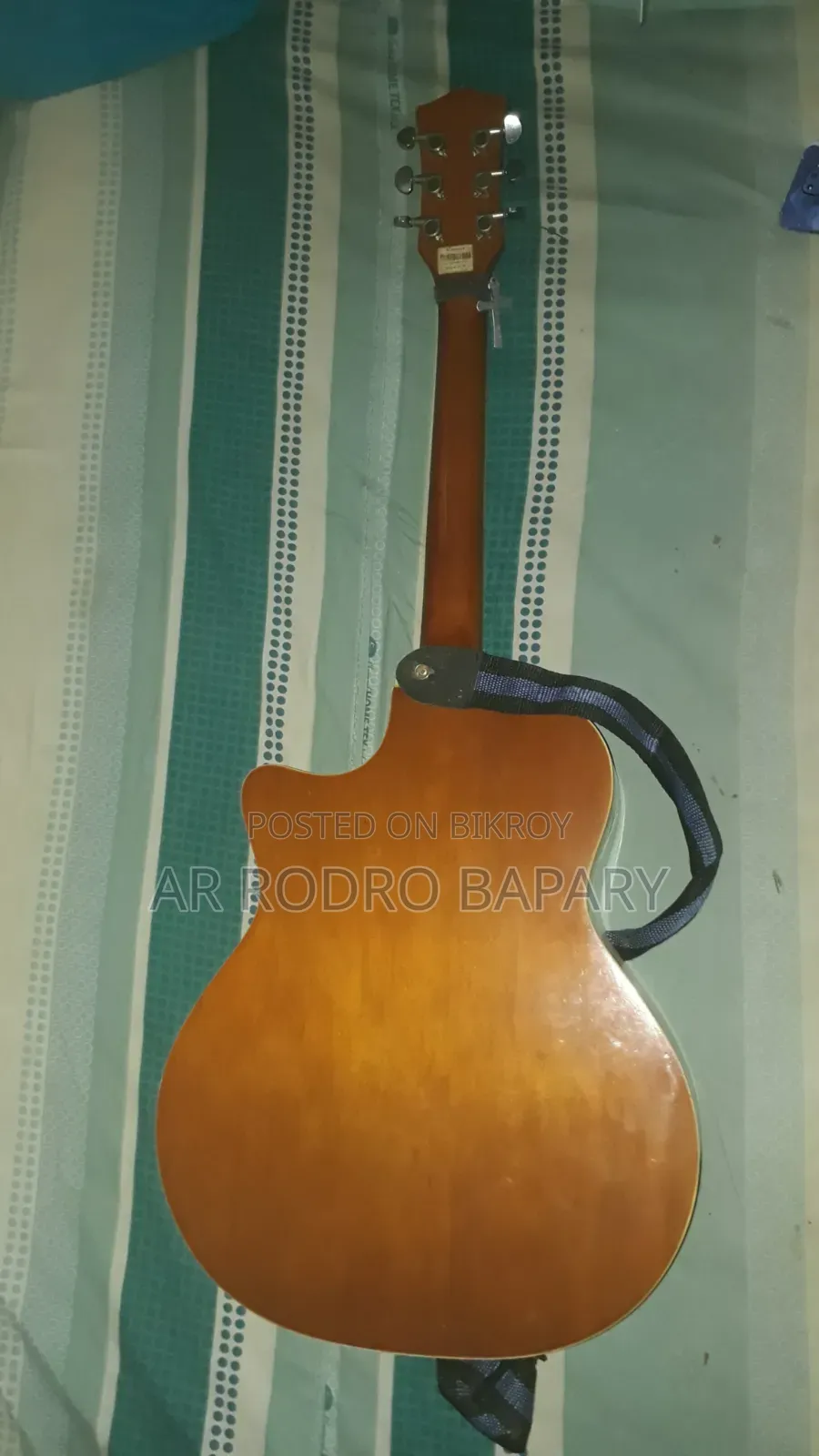 Guiter Sell 7500