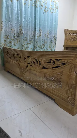 6/7 Feet Beautiful Teak Wood Bed for Sale.
