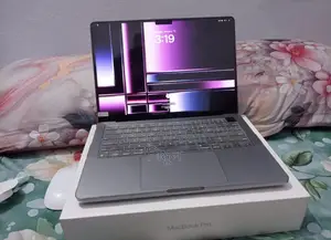 New Laptop Apple MacBook Pro 2024 M3 64GB Apple M3 Max eMMC 6T