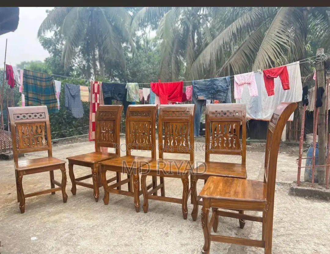 ব্যবহৃত ৬ চেয়ারের কাঠের ডাইনিং টেবিল বিক্রয় হবে