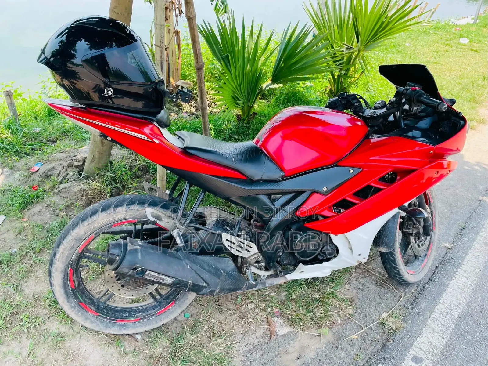 Yamaha 2012 Red