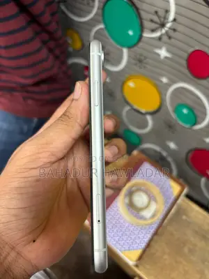 Apple iPhone XR 128 GB White