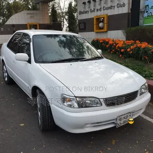 Toyota Corolla 1999 White