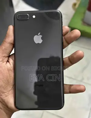 Apple iPhone 8 Plus 64 GB Black