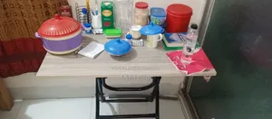 ফোল্ডিং টেবিল