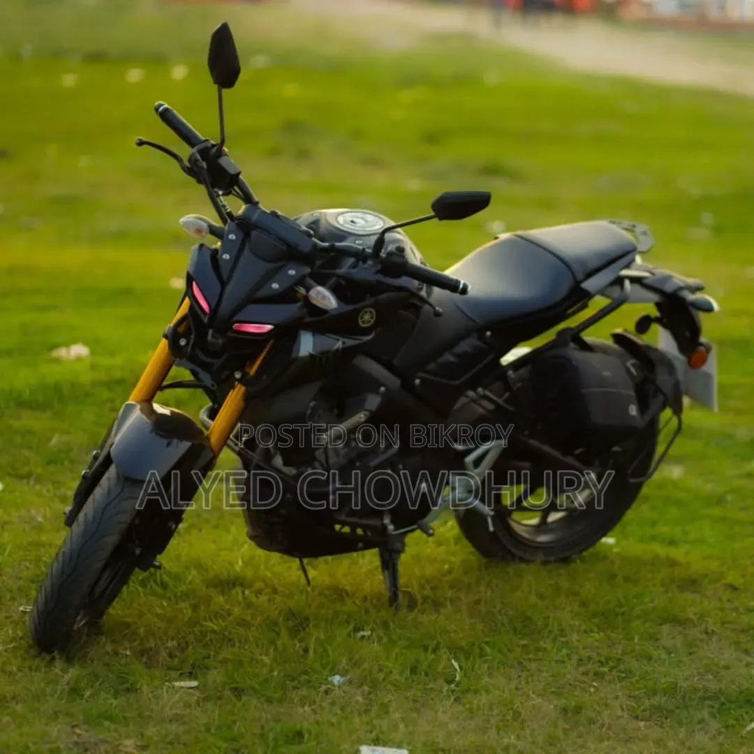 Yamaha 2025 Black