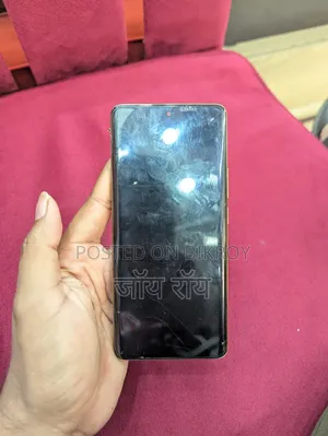 রিয়েলমি ১১ ২৫৬ জিবি গোল্ড