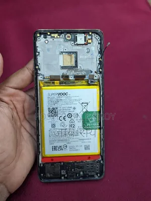 রিয়েলমি ১১ ২৫৬ জিবি গোল্ড