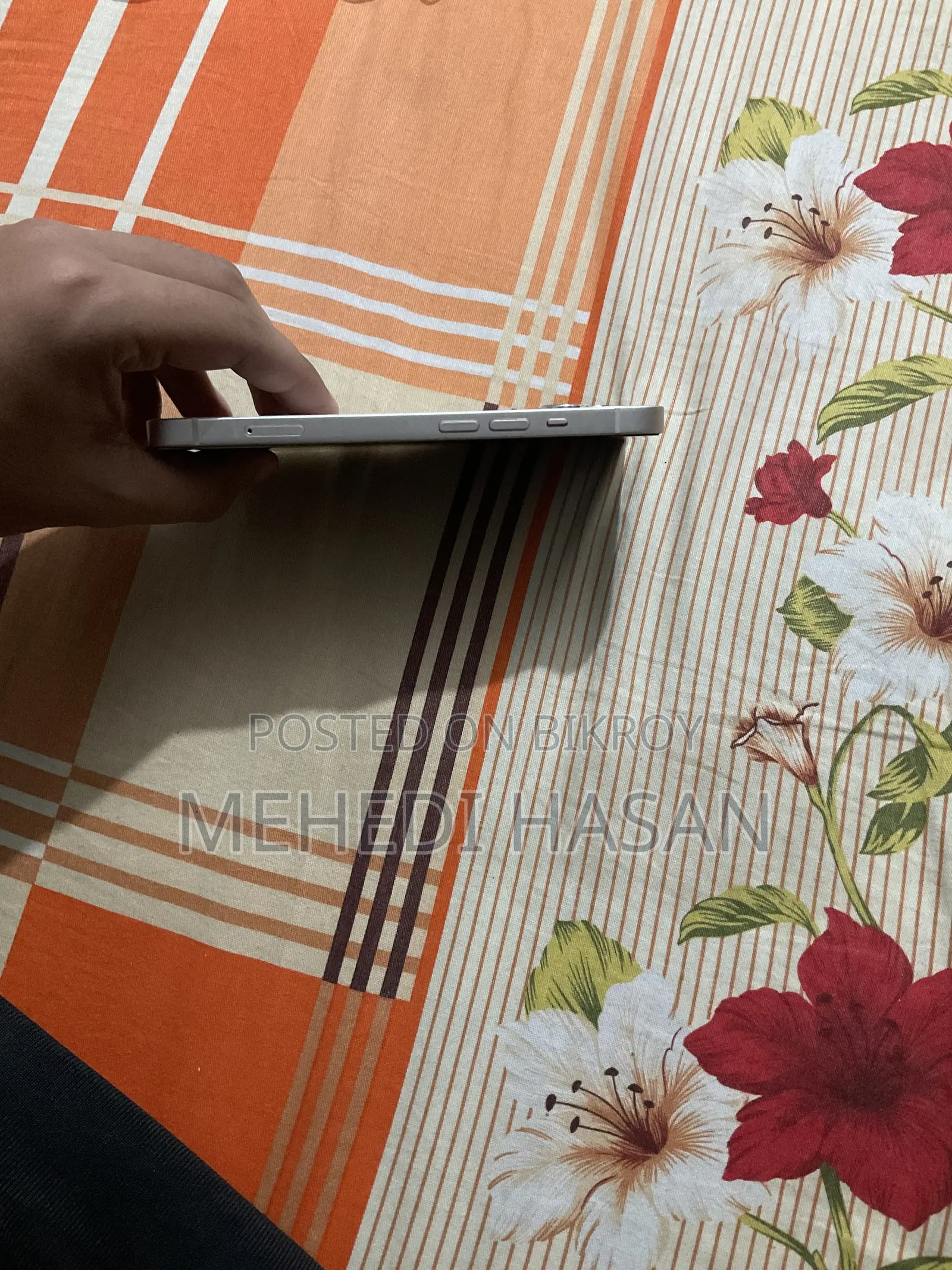 অ্যাপল আইফোন ১৩ ১২৮ জিবি সাদা
