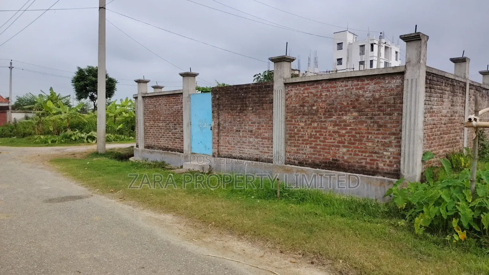 3 Katha plot for urgent need in 300 Feet Road sector.